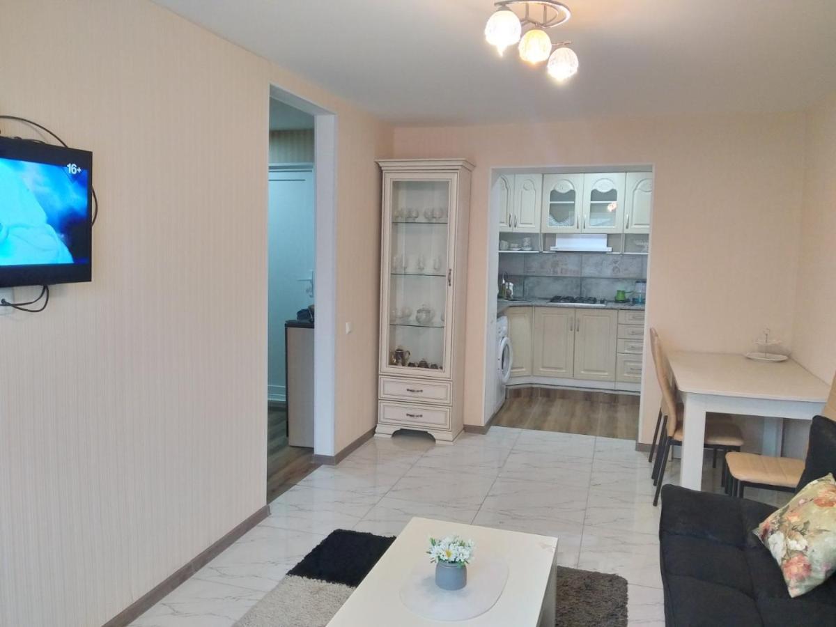 Cosy Flat Near 6 May Park Apartment Batumi Luaran gambar